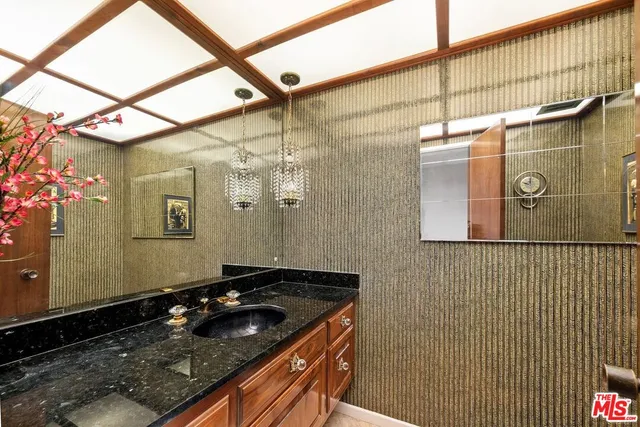 $2,895,000 | 6505 South Halm Avenue, Los Angeles, CA 90056