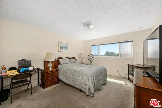 $2,895,000 | 6505 South Halm Avenue, Los Angeles, CA 90056