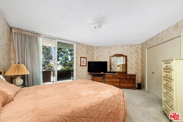 $2,895,000 | 6505 South Halm Avenue, Los Angeles, CA 90056