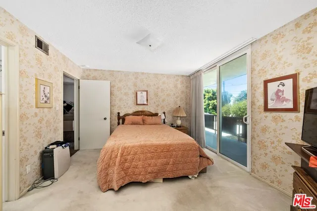 $2,895,000 | 6505 South Halm Avenue, Los Angeles, CA 90056