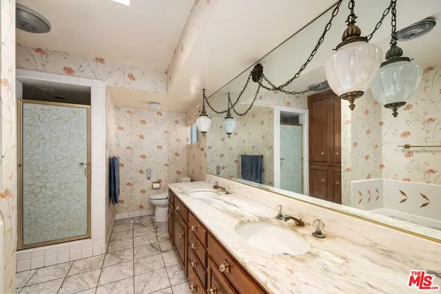 $2,895,000 | 6505 South Halm Avenue, Los Angeles, CA 90056