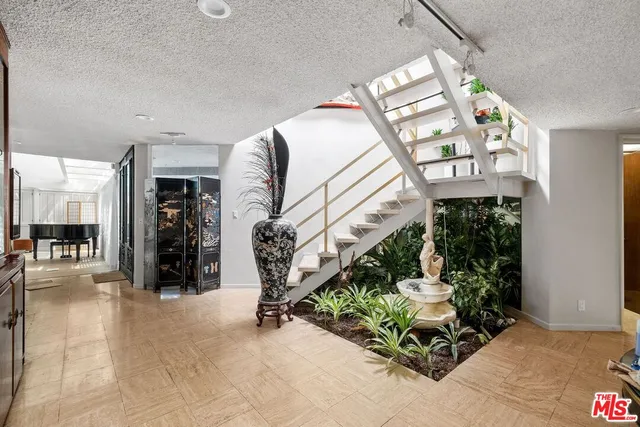 $2,895,000 | 6505 South Halm Avenue, Los Angeles, CA 90056