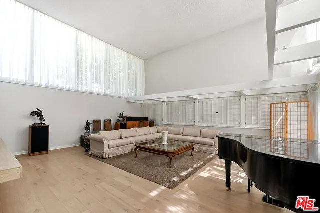 $2,895,000 | 6505 South Halm Avenue, Los Angeles, CA 90056