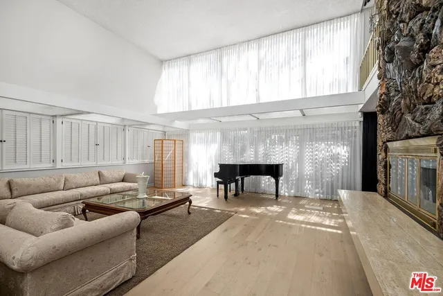 $2,895,000 | 6505 South Halm Avenue, Los Angeles, CA 90056