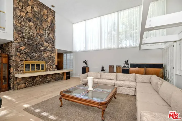 $2,895,000 | 6505 South Halm Avenue, Los Angeles, CA 90056