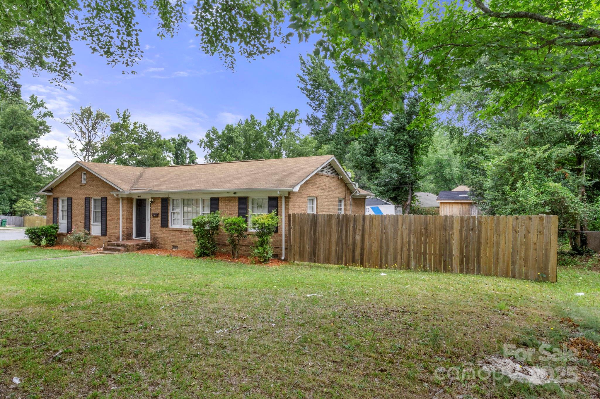 2121 Milton Road Charlotte, NC 28215 - Photo 2 of 26 Gallery Image 2