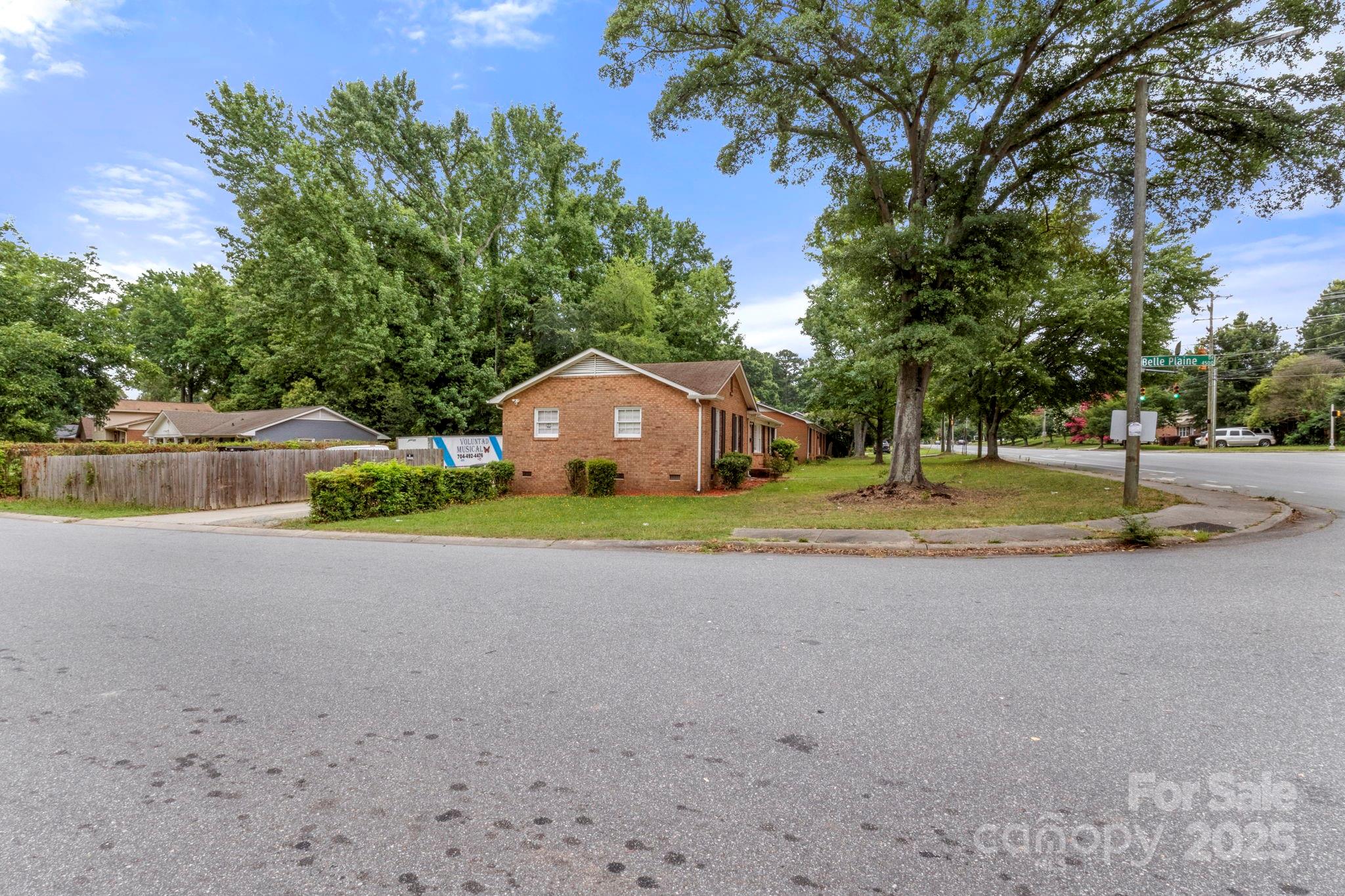 2121 Milton Road Charlotte, NC 28215 - Photo 3 of 26 Gallery Image 3