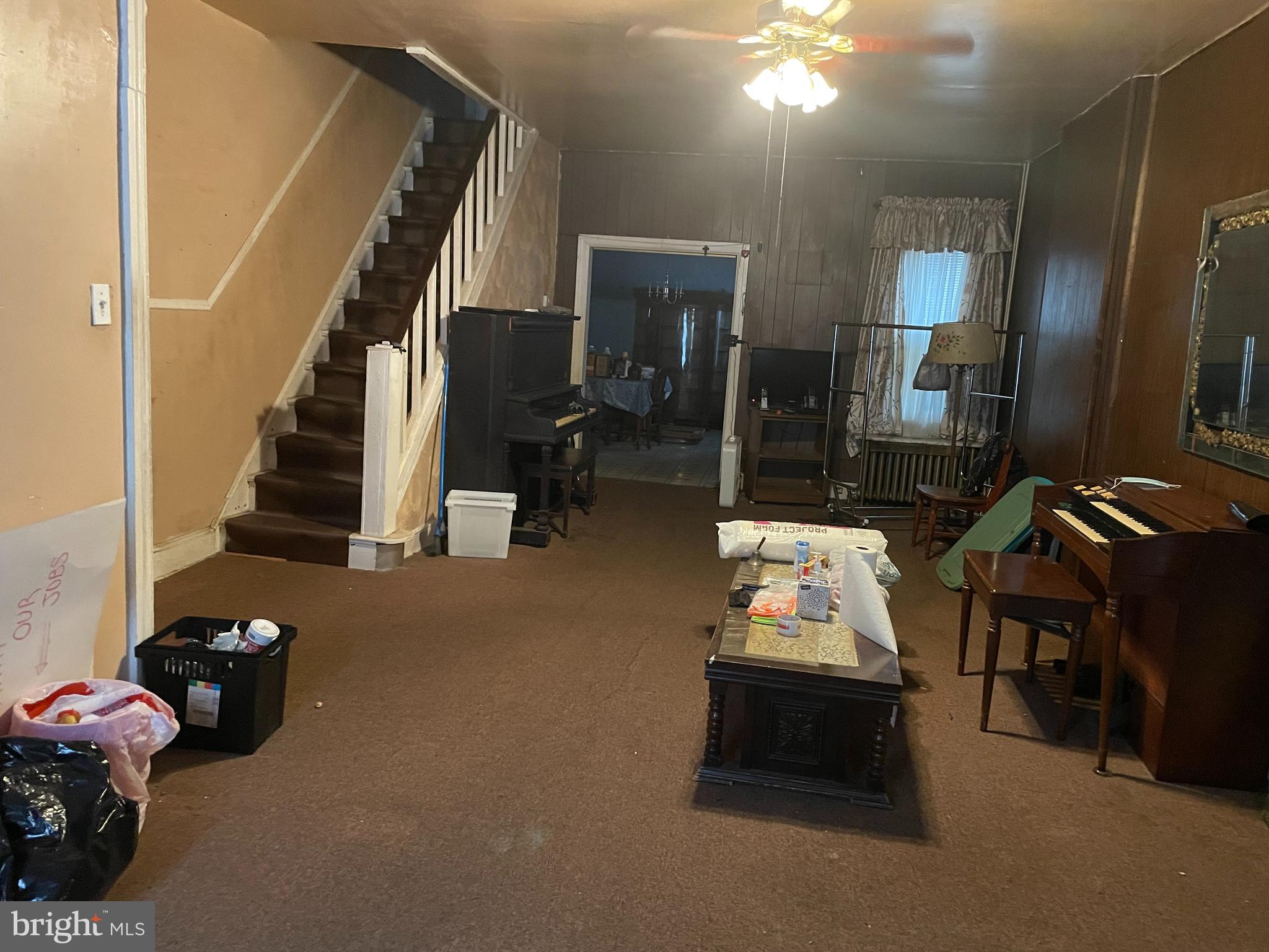 418 Clinton Street Camden, NJ 08103 - Photo 3 of 10 Living Room