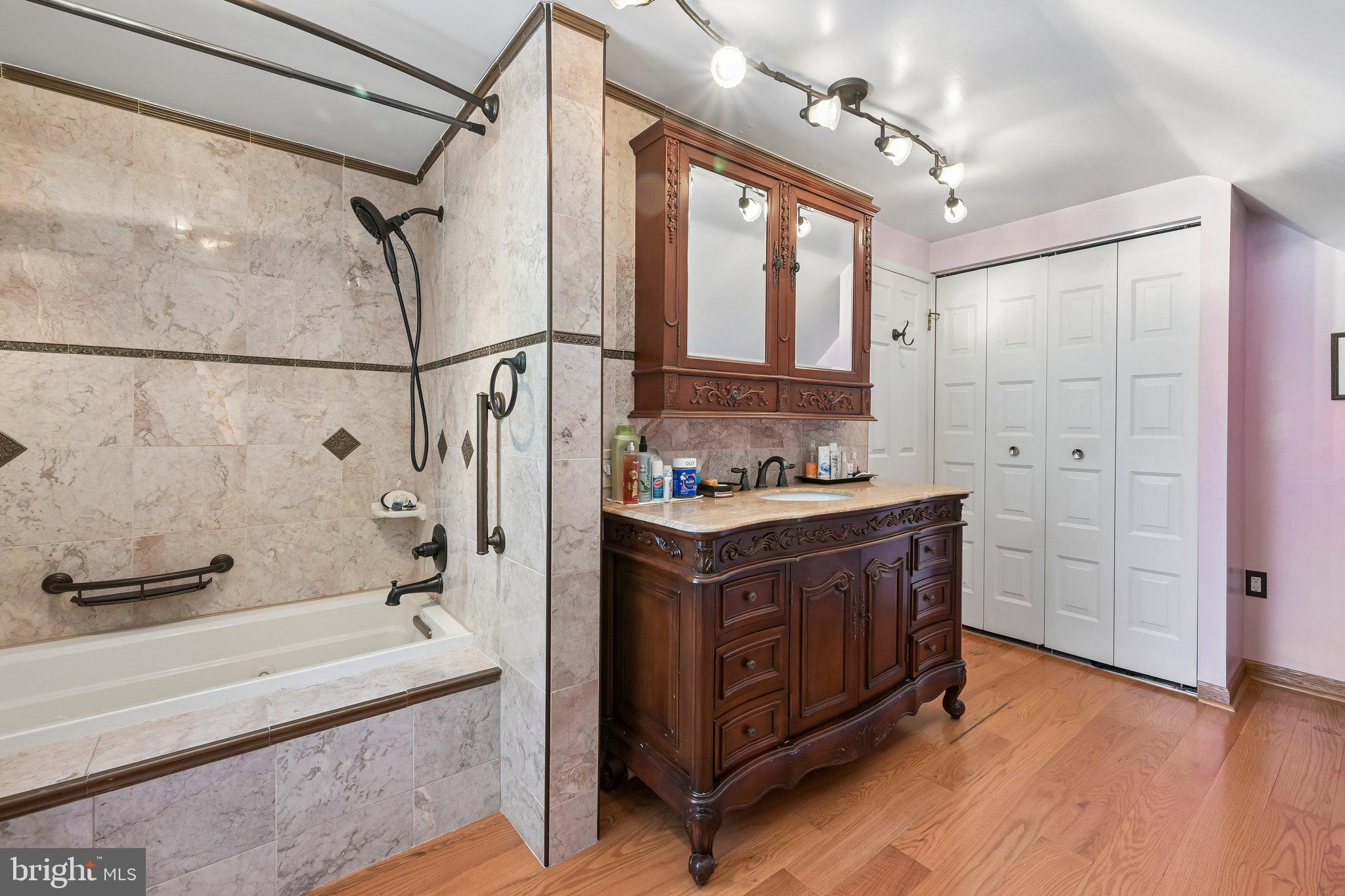 120 Egret Road Marlton, NJ 08053 - Photo 24 of 32 Third full bath on 2nd floor