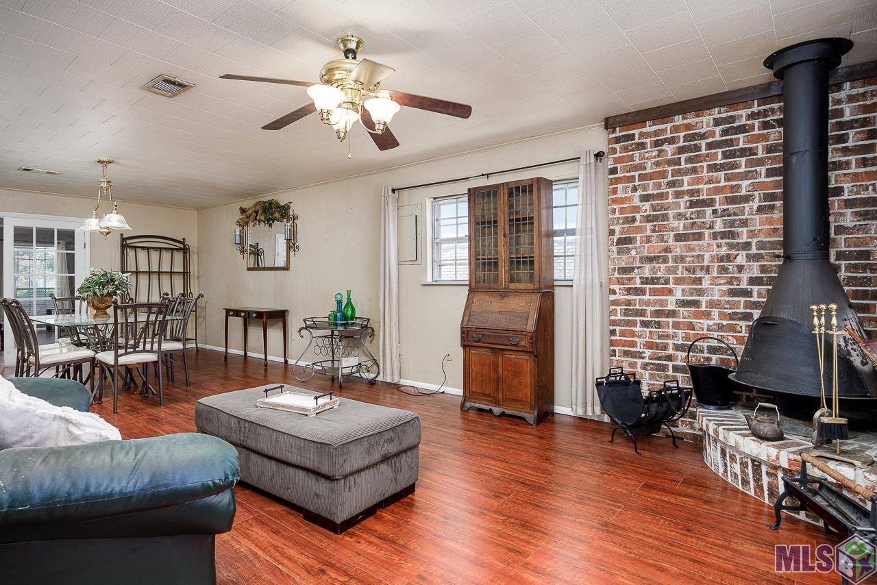 41196 Cannon Road Gonzales, LA 70737 - Photo 6 of 21 Living Room 2