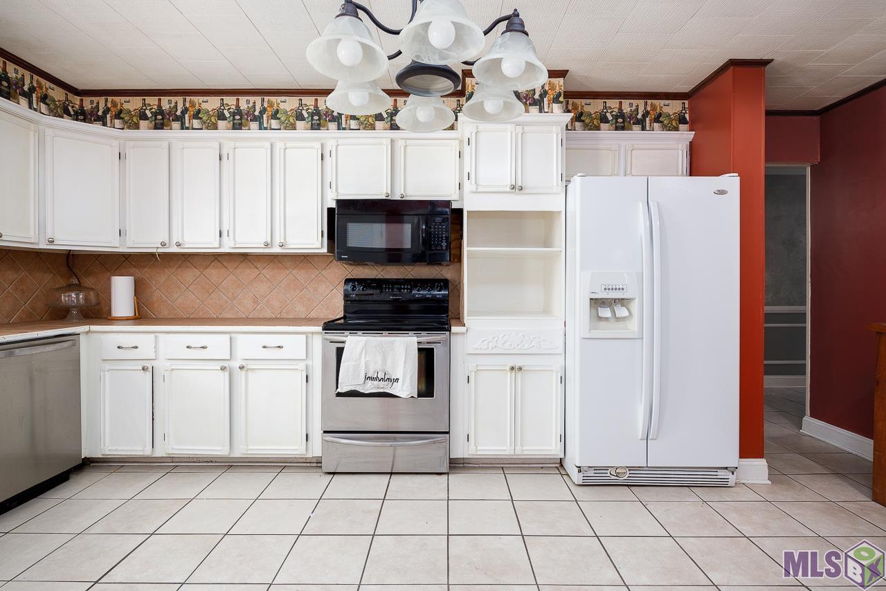 41196 Cannon Road Gonzales, LA 70737 - Photo 10 of 21 Cabinet Storage