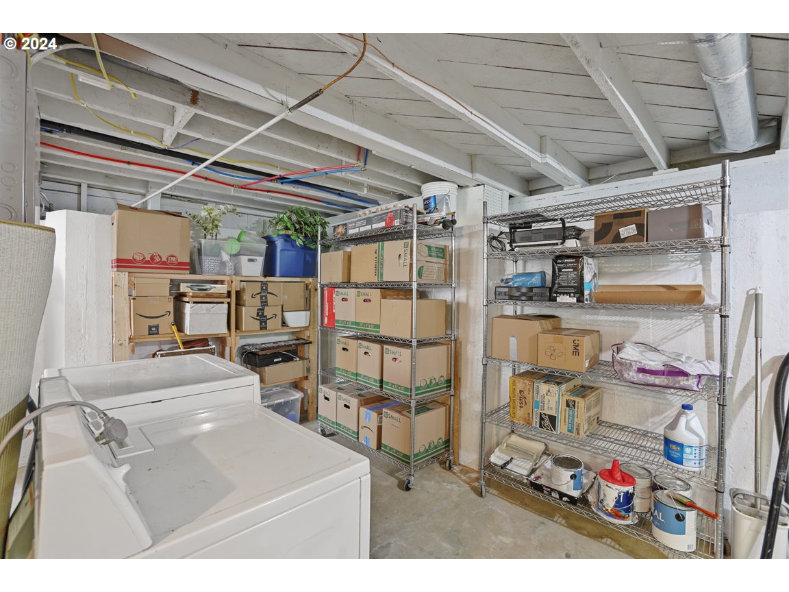 32997 Sykes Road St. Helens, OR 97051 - Photo 29 of 44 a utility room with dryer and washer