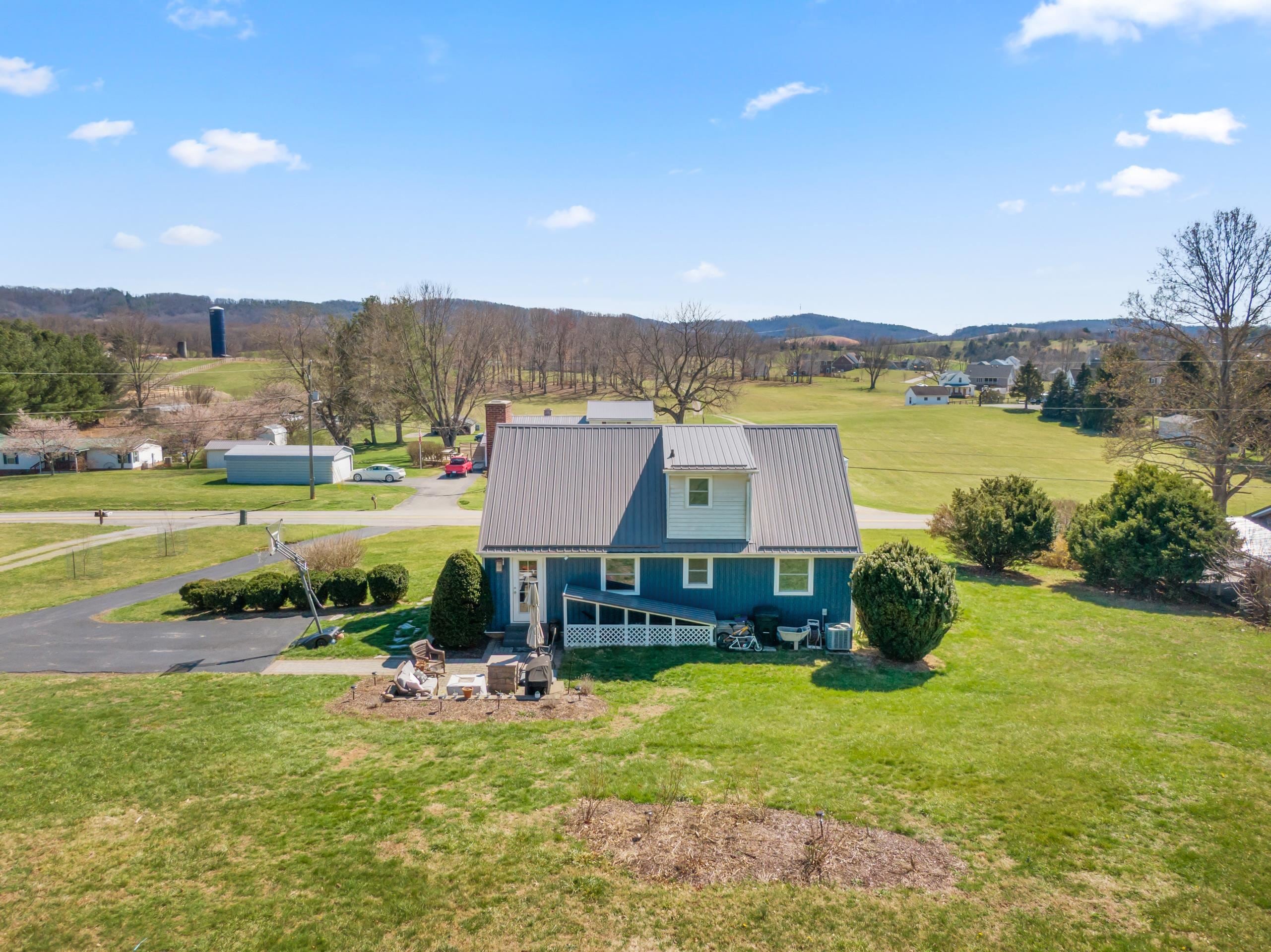 1636 Union Valley Road Riner, VA 24149 - Photo 8 of 60 Gallery Image 8