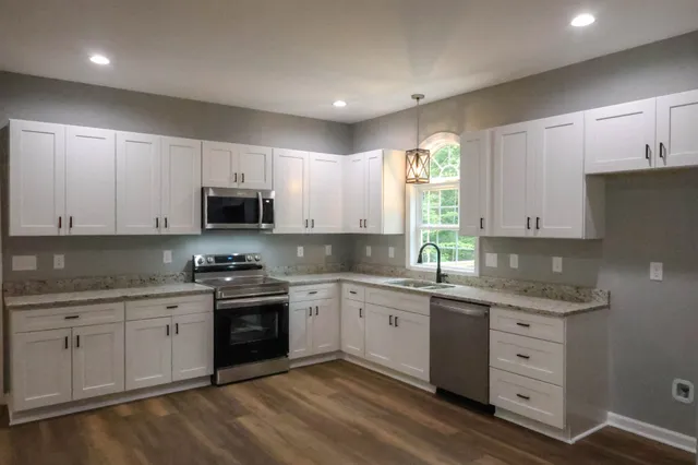 $469,000 | 161 Vista Pointe, Hohenwald, TN 38462