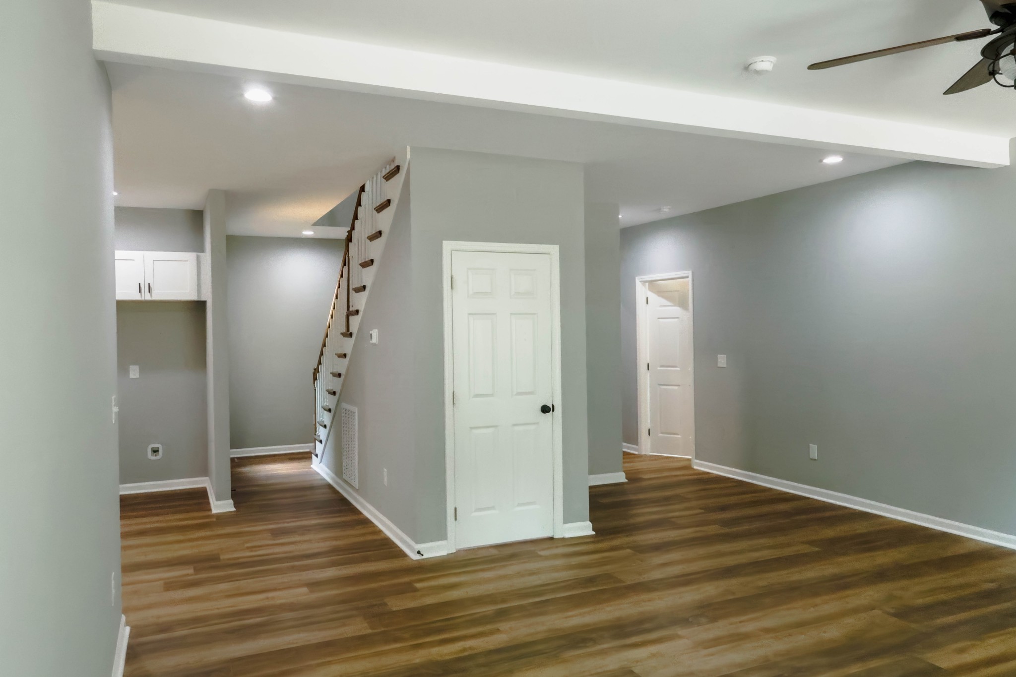 161 Vista Pointe Hohenwald, TN 38462 - Photo 25 of 43 a view of a livingroom with wooden floor