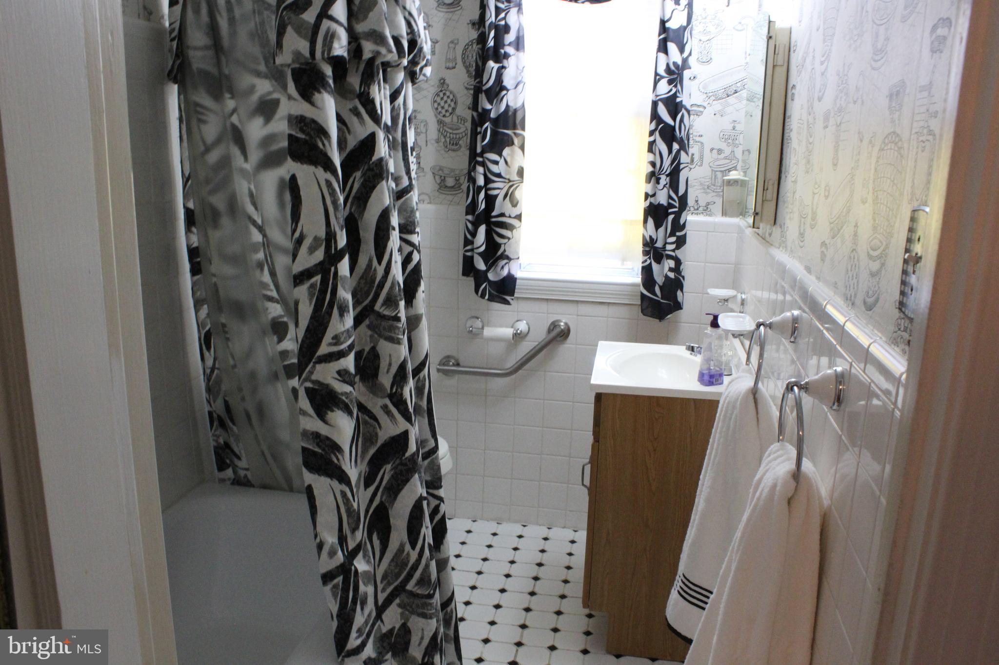815 Colwell Road Swarthmore, PA 19081 - Photo 9 of 15 Bathroom