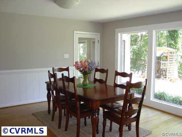 4323 Croatan Road Richmond, VA 23235 - Photo 7 of 9 Other - Enjoy holiday gatherings in this dining ar