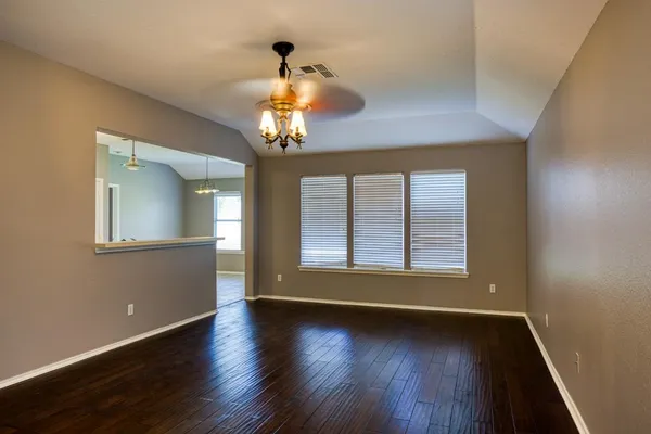 $2,000 | 1113 La Mirada Street, Portland, TX 78374