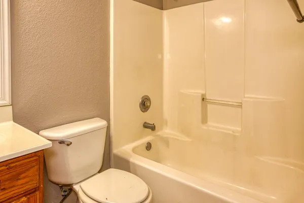 $2,000 | 1113 La Mirada Street, Portland, TX 78374