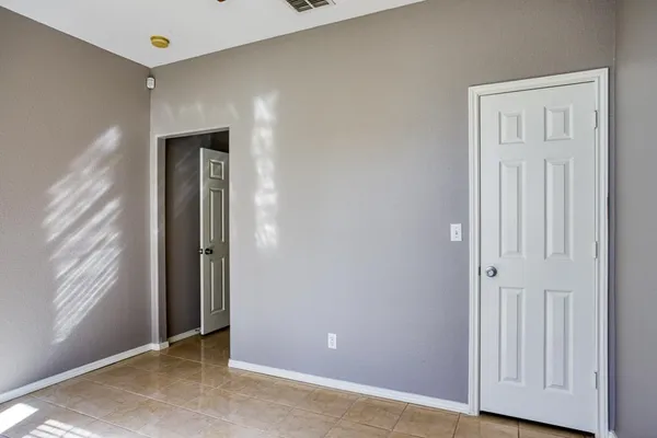 $2,000 | 1113 La Mirada Street, Portland, TX 78374