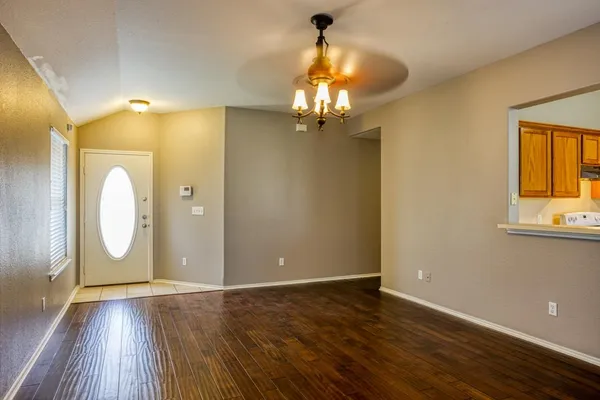 $2,000 | 1113 La Mirada Street, Portland, TX 78374