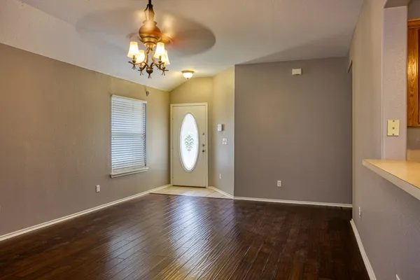 $2,000 | 1113 La Mirada Street, Portland, TX 78374