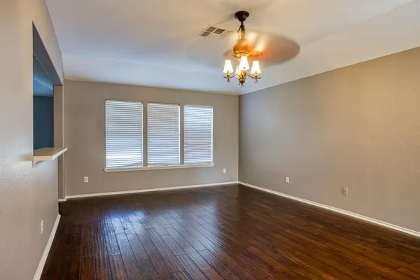 $2,000 | 1113 La Mirada Street, Portland, TX 78374