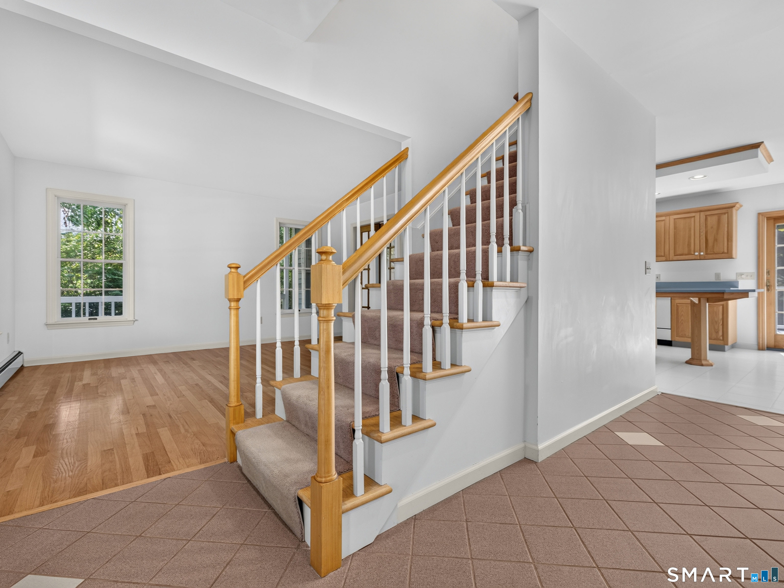 9 Spinnaker Road Waterford, CT 06385 - Photo 9 of 40 Gallery Image 9