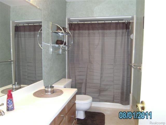 2107 Highsplint Drive Rochester, MI 48307 - Photo 8 of 23 SANY1913.JPG