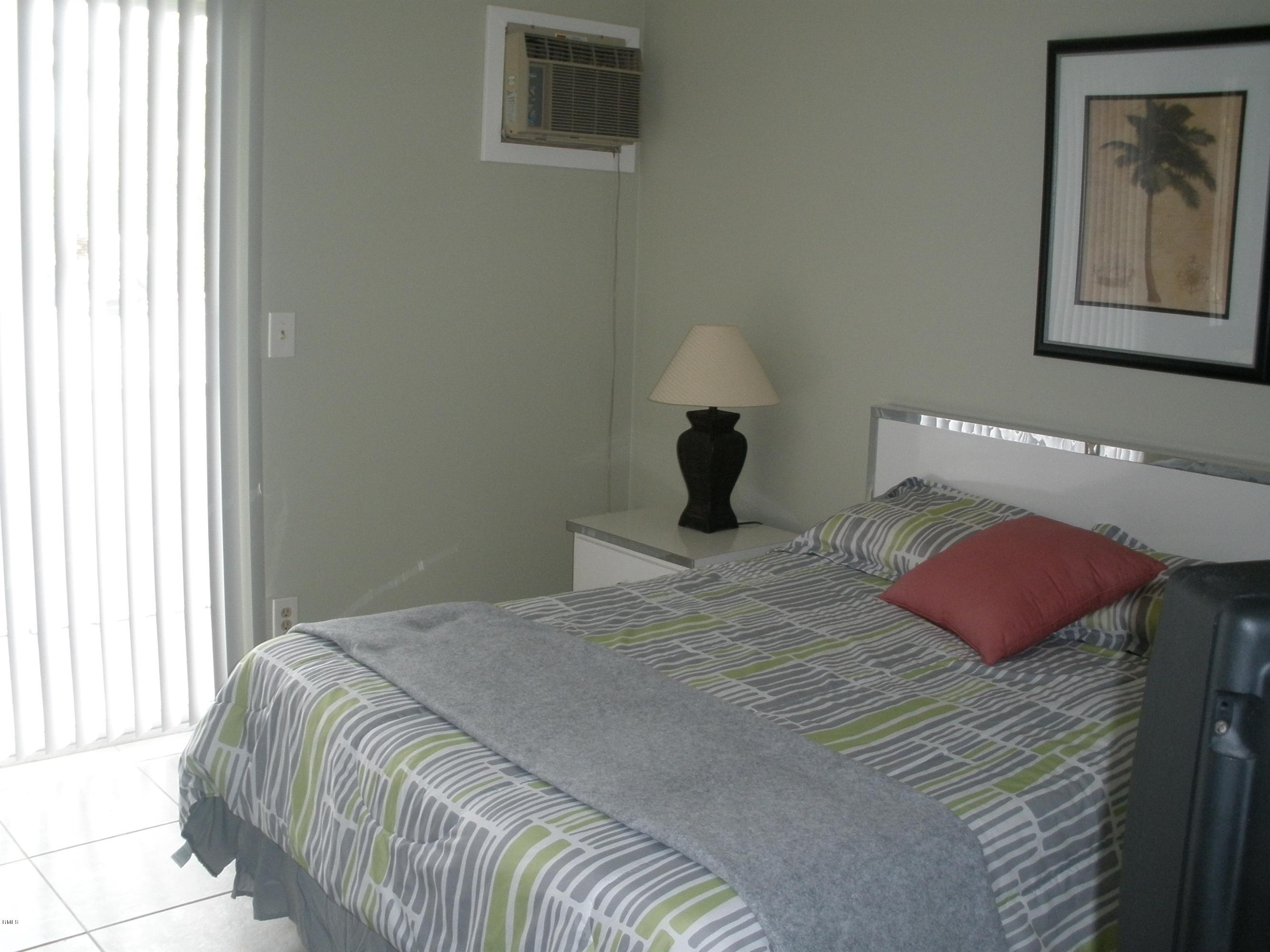 469 Mansfield F, Unit L Boca Raton, FL 33434 - Photo 8 of 9 Master Bedroom