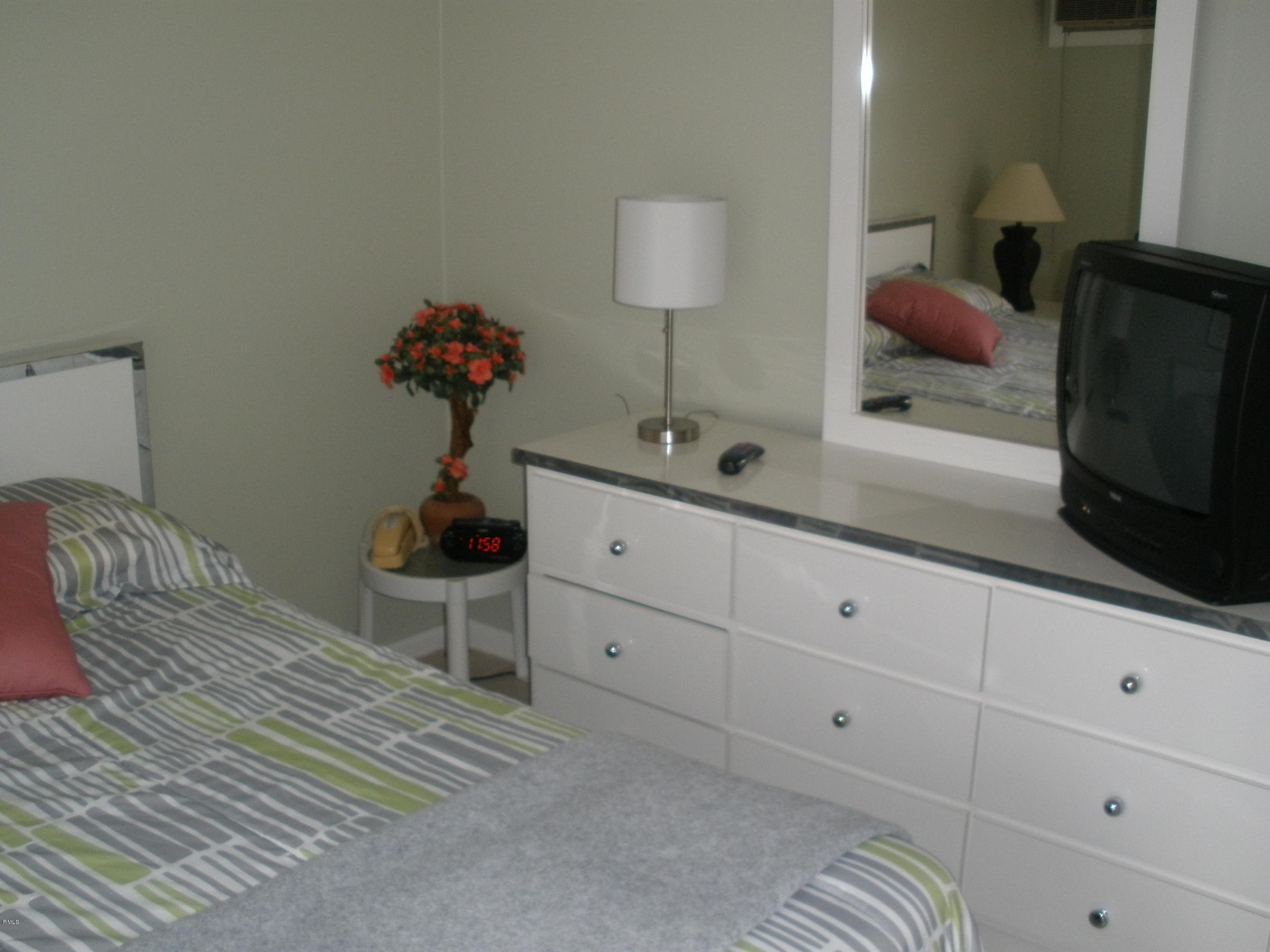 469 Mansfield F, Unit L Boca Raton, FL 33434 - Photo 9 of 9 Master Bedroom
