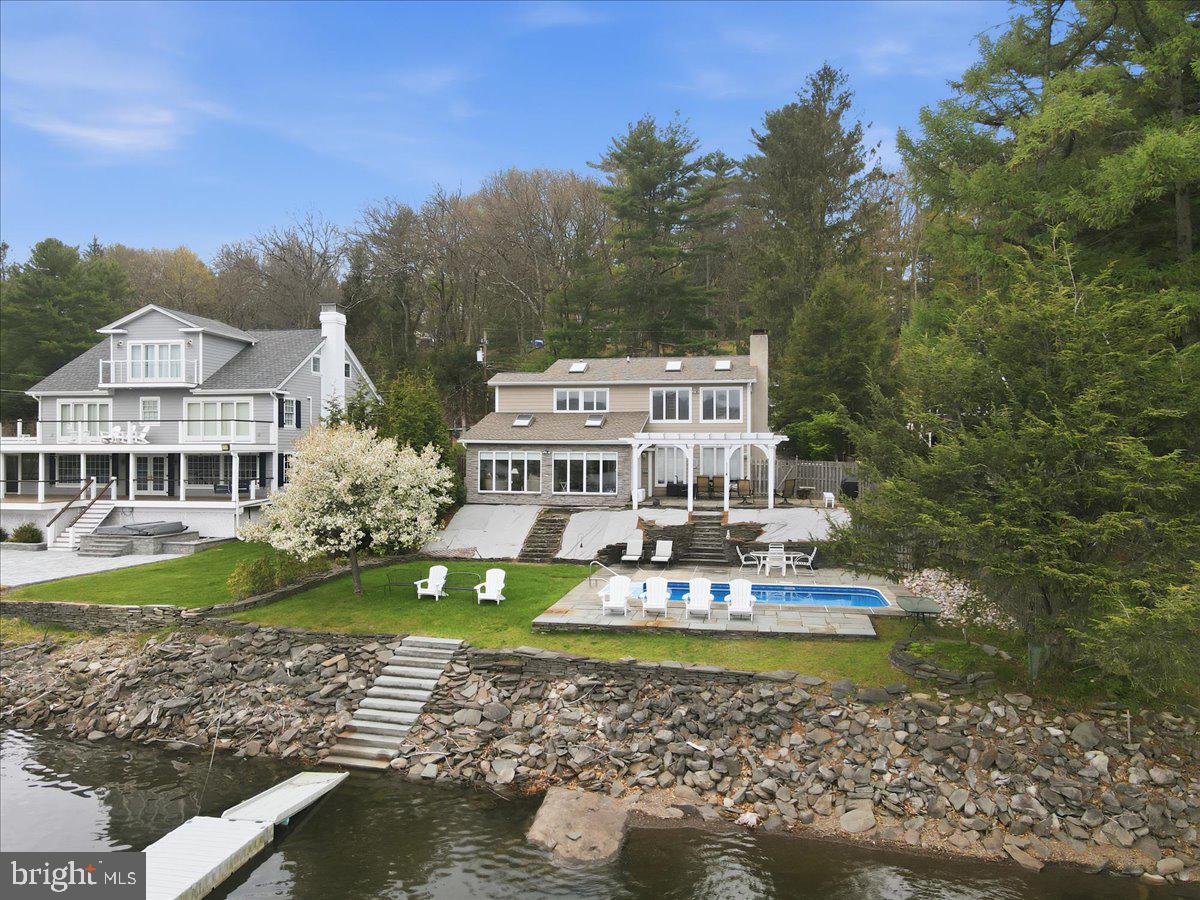 114 Shore Road Tafton, PA 18464 - Photo 2 of 137