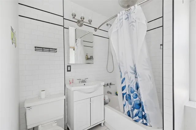 $830,000 | 29 Brokaw Avenue | Floral Park