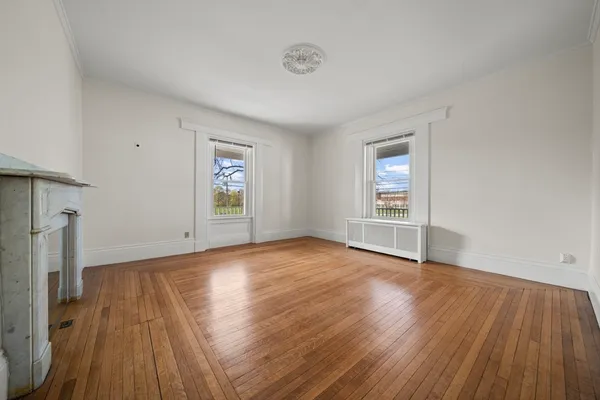 $2,550 | 99 Montvale Avenue, Unit 1, Woburn, MA 01801