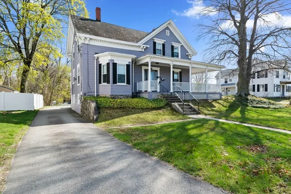 $2,550 | 99 Montvale Avenue, Unit 1, Woburn, MA 01801