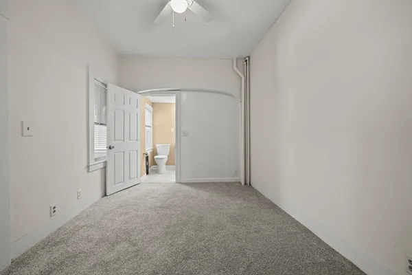 $2,550 | 99 Montvale Avenue, Unit 1, Woburn, MA 01801