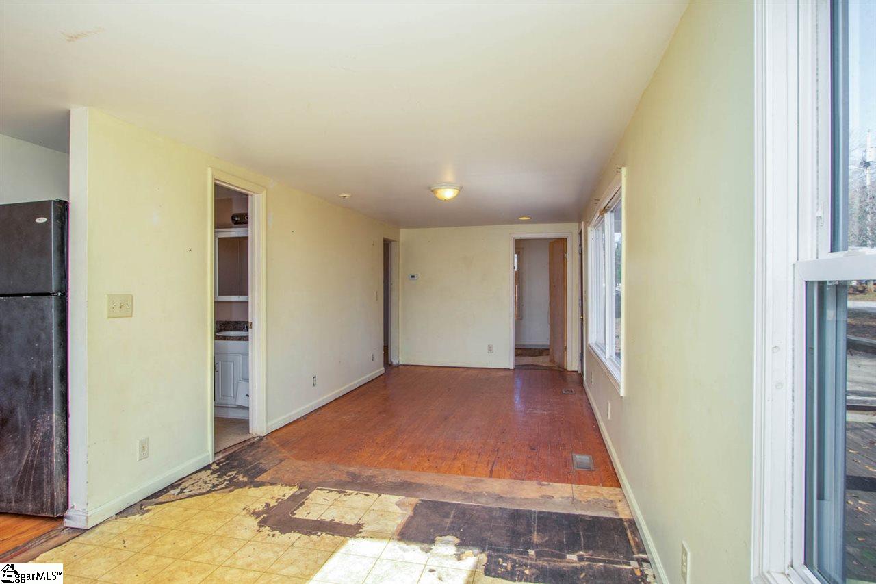 200 Summit Street Seneca, SC 29678 - Photo 4 of 17