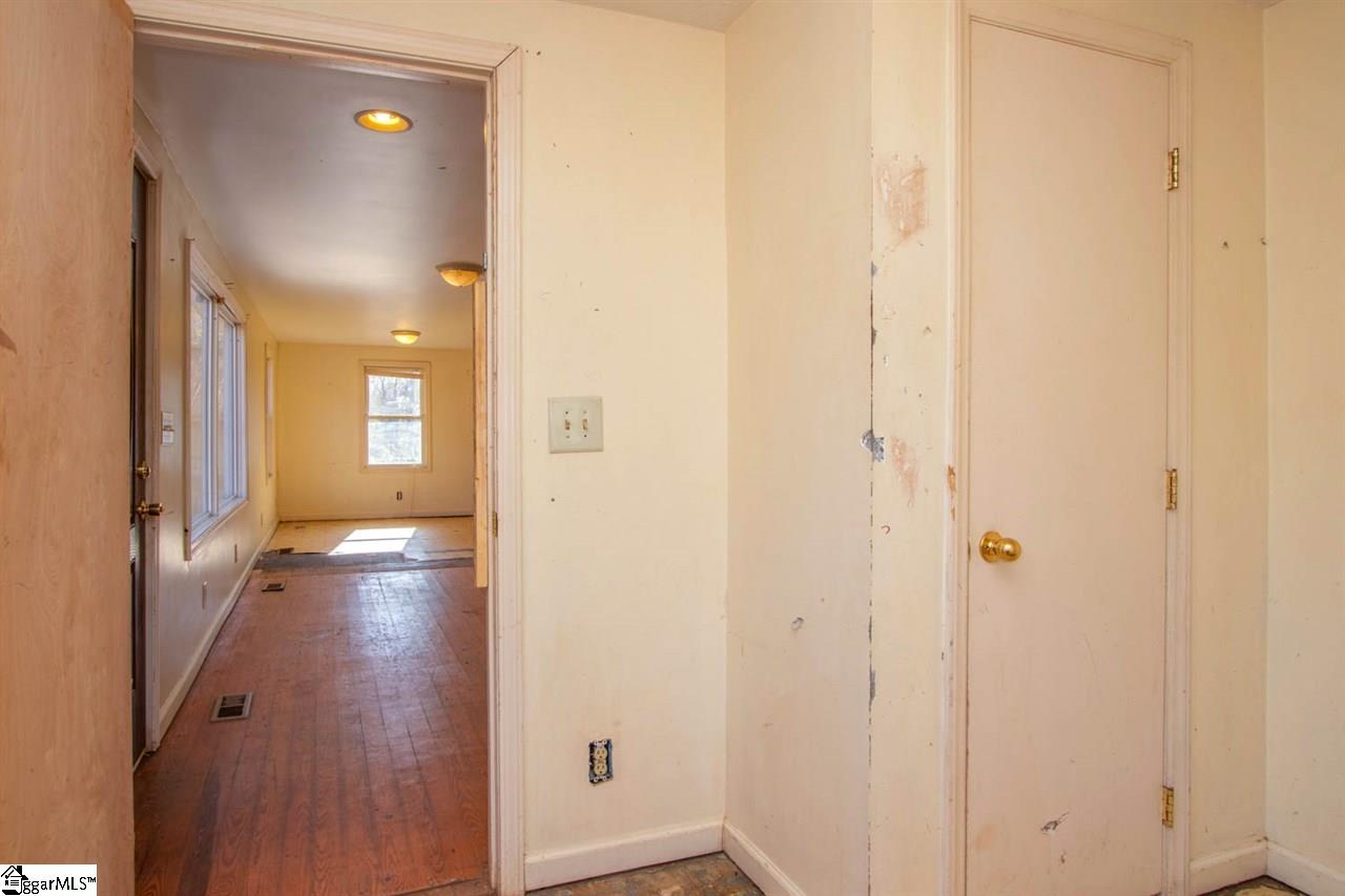 200 Summit Street Seneca, SC 29678 - Photo 10 of 17