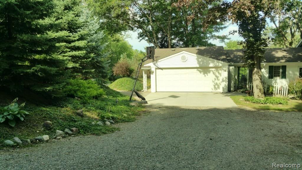 7633 West Gates Street Romeo, MI 48065 - Photo 2 of 40 garage .jpg