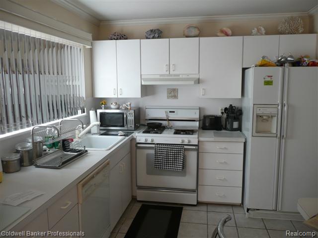 788 Bolinger Street Rochester, MI 48307 - Photo 2 of 19 kitchen
