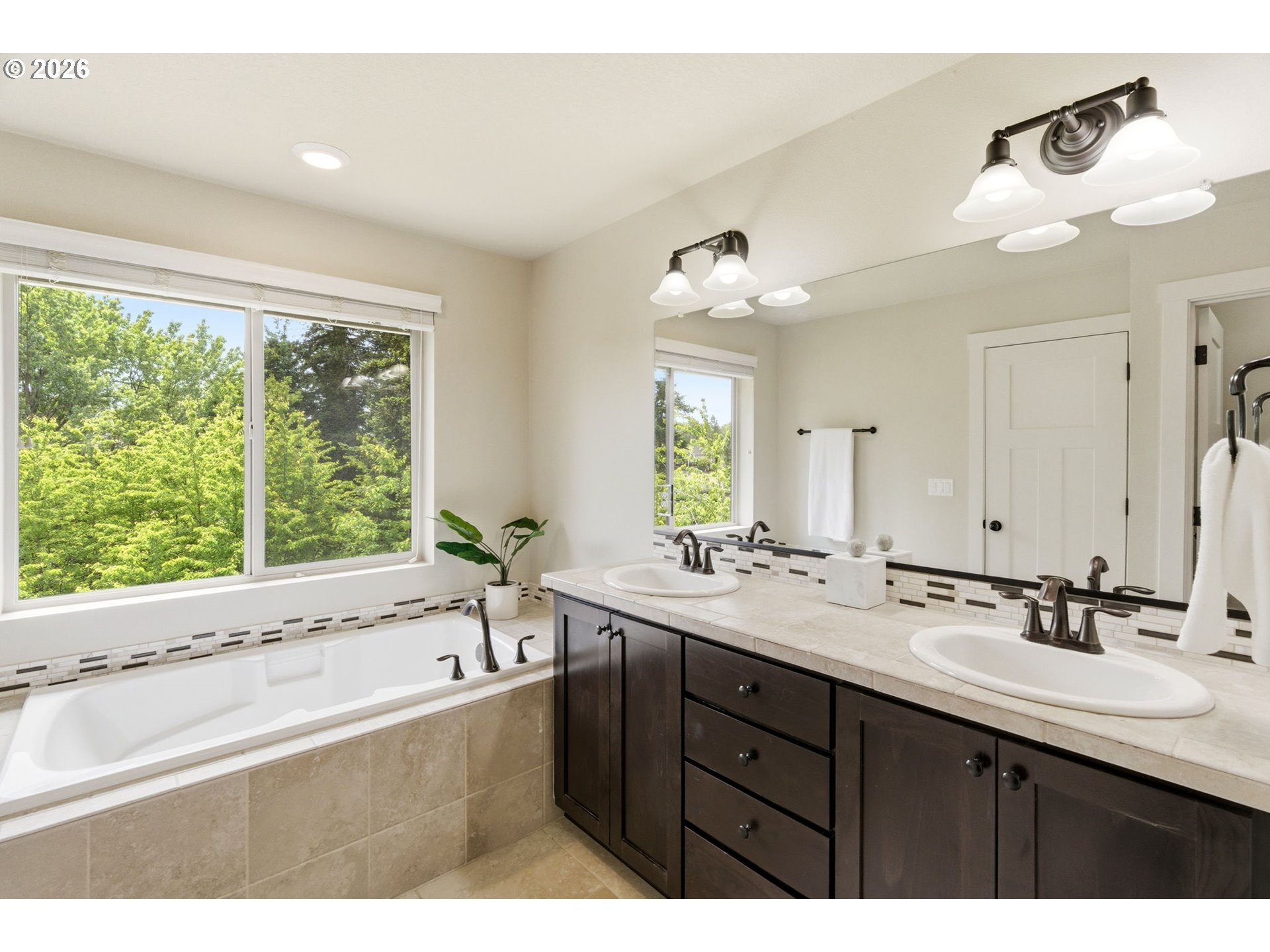 8702 Southwest Vale Court Wilsonville, OR 97070 - Photo 28 of 47