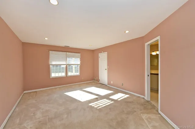 $729,000 | 104 Lakebridge Drive North, Kings Park, NY 11754