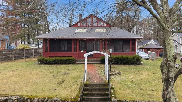 $949,900 | 53 Dean Street, Westwood, MA 02090