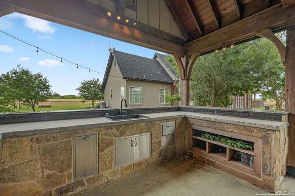 $2,499,000 | 2538 County Road 223, Floresville, TX 78114