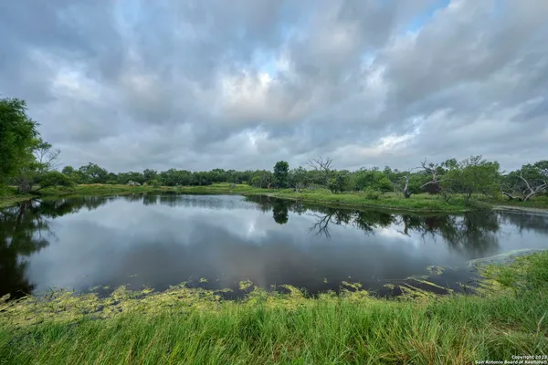 $2,499,000 | 2538 County Road 223, Floresville, TX 78114