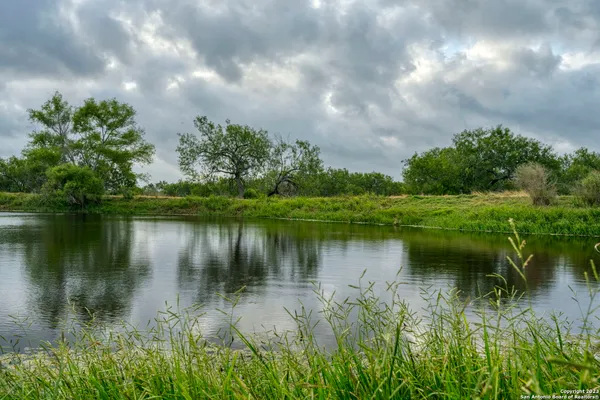 $2,499,000 | 2538 County Road 223, Floresville, TX 78114