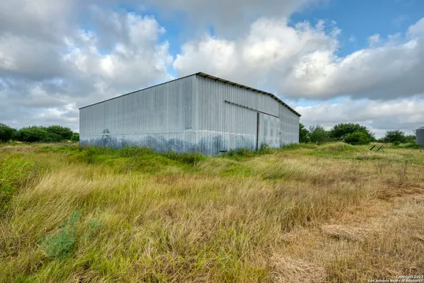 $2,499,000 | 2538 County Road 223, Floresville, TX 78114