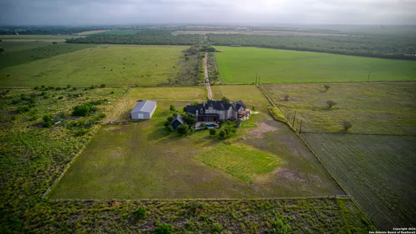 $2,499,000 | 2538 County Road 223, Floresville, TX 78114