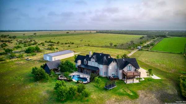 $2,499,000 | 2538 County Road 223, Floresville, TX 78114