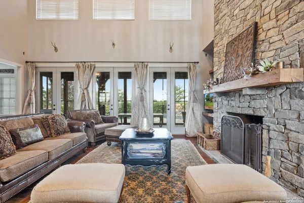 $2,499,000 | 2538 County Road 223, Floresville, TX 78114